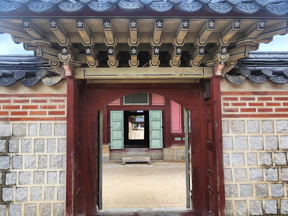 yang wood stem in K-Saju — layered gates at Korean palace