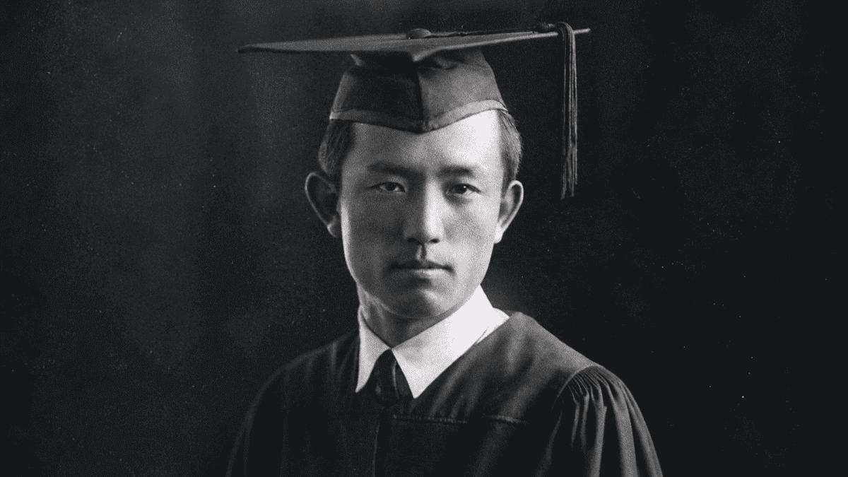 Yun Dong-ju’s poetry and graduation portrait from Yonhui College in 1941